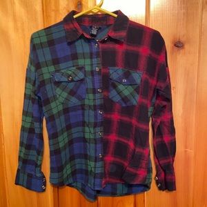 ☘️ 3 for $20! ☘️ Rue21 Multi-Colored Plaid Flannel Shirt- Size Small